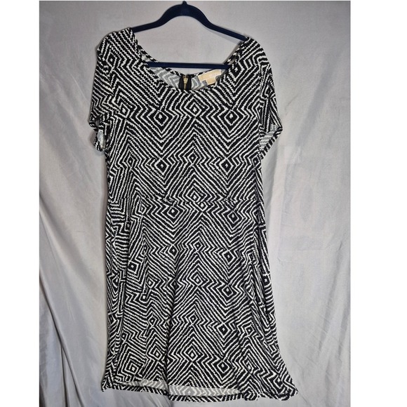 Michael Kors Women's Black & White Geometric Print Knit Dress 2X - Picture 1 of 3